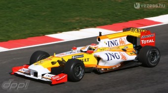 Hatalmasat bukik a Renault?