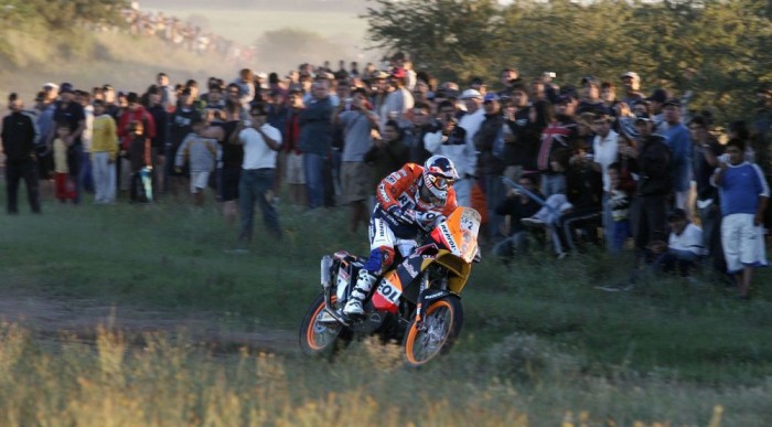 Coma az élen maradt