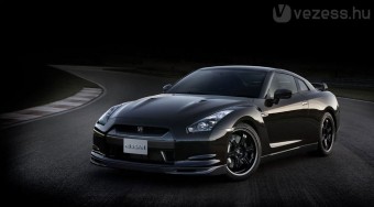 Bekeményít a sport-Nissan