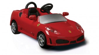 Ferrarit kapott csapattársaitól Ronaldo