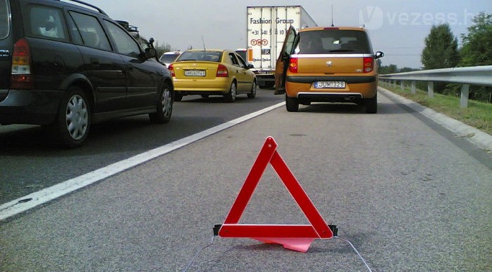 Kicsit messzebb kellene rakni a háromszöget