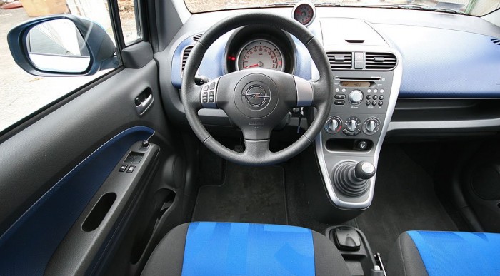 Jó magasan ül benne a sofőr