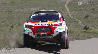 Kiesett a címvédő is a Dakaron!