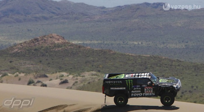 Kiesett a címvédő is a Dakaron! 6 | Vezess Gordon is belehúzott
