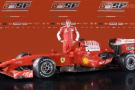 A Ferrari nekiront a BMW-nek 24