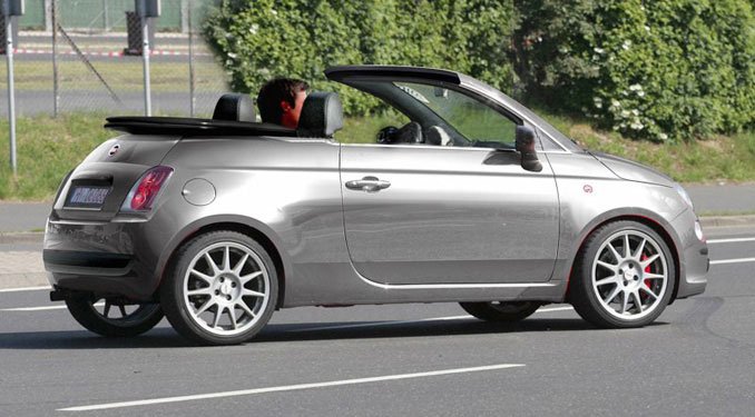 Feldobja a nyarat a Fiat 500 Cabrio