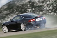 Ötliteres V8 dobja fel a XF-et és a Jaguar XK-t