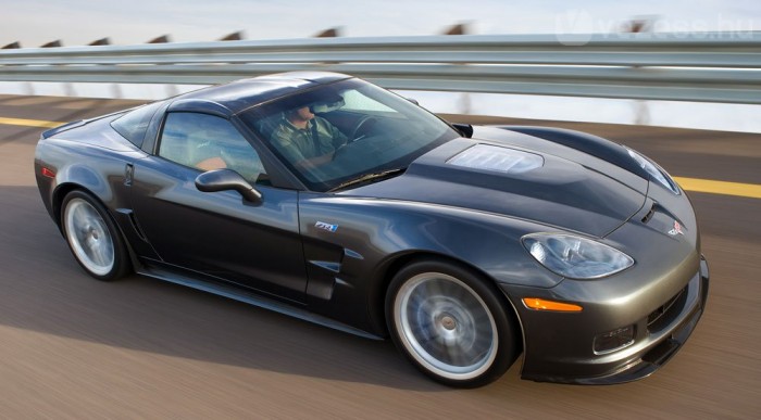 647 lóerő, 3,4 másodperc százig. A ZR-1 igazi szörny