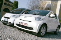 Okosabb a smartnál a Toyota iQ