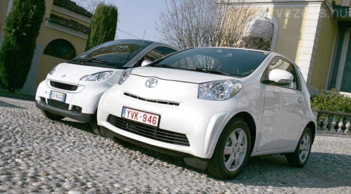 Okosabb a smartnál a Toyota iQ