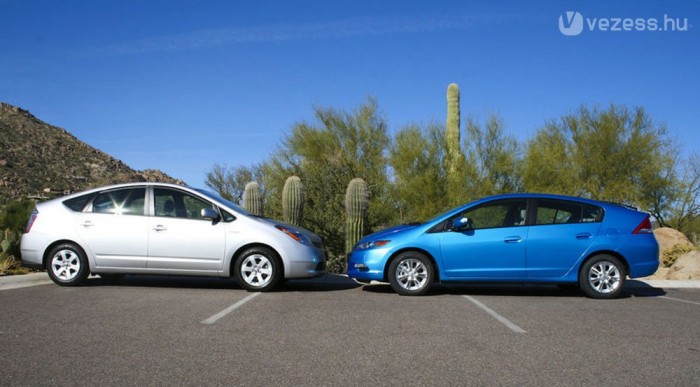 Ősszel jön az új Prius, áprilisban az Insight