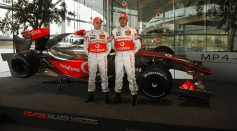 Megjött Hamilton új autója