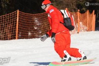 A finn a snowboardra szavaz a sível szemben