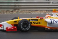 F1: Új színekben az új Renault! 24