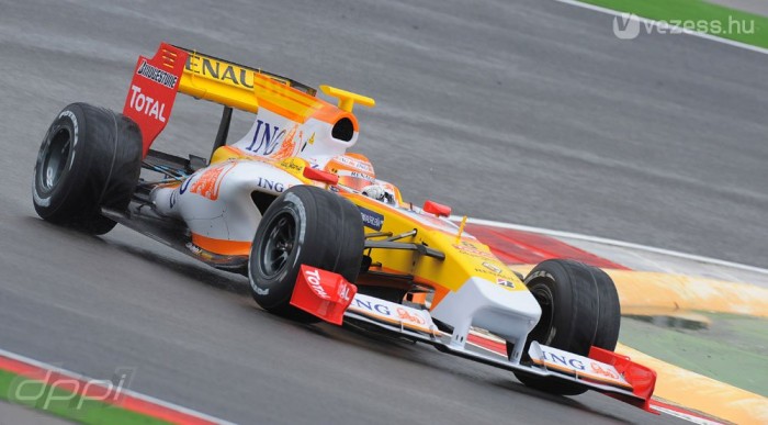 F1: Új autók az esőben 8 | Vezess Több tucatnyi kép a galériában!