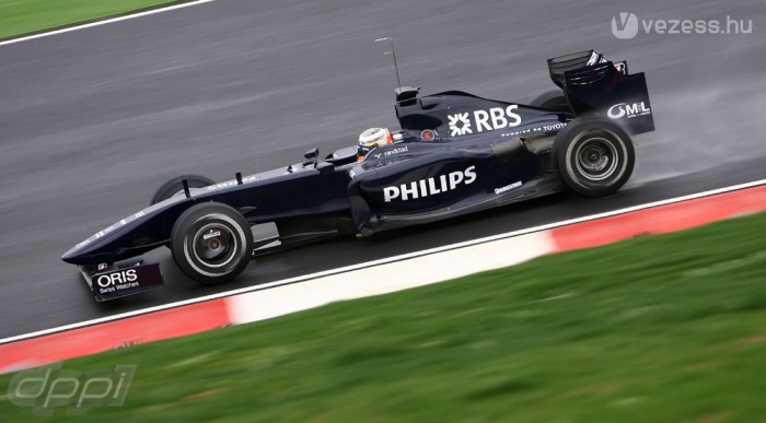 F1: Új autók az esőben 7 | Vezess Oldalról nagyon elegáns a Williams