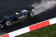 F1: Leszakadt az ég a teszten 96