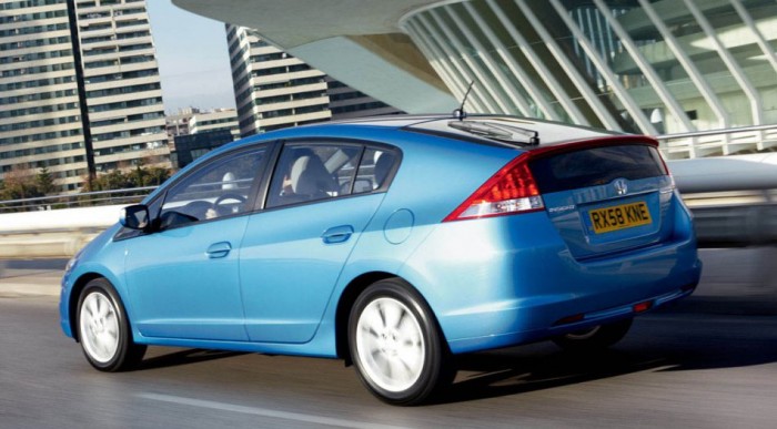 Veri a Priust a hibrid Honda 6