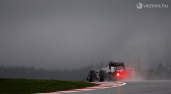 Elmosta az eső a tesztet