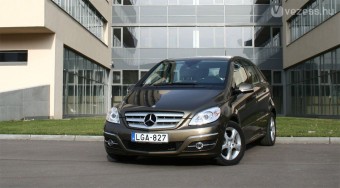 Zsömlével támad a Mercedes a BMW és az Audi ellen