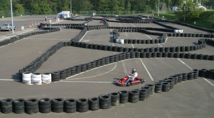 Nyár, napsütés, gumiszag