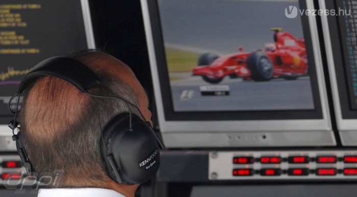 Räikkönent megvette a Ferrari 5 | Vezess Nem lehetett megtartani Räikkönent