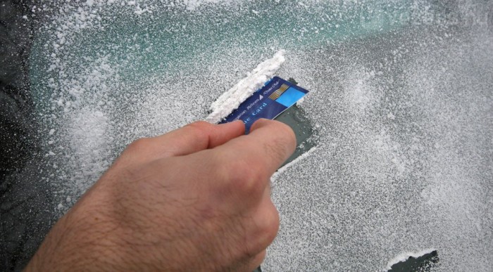 Nyakunkon az ónos eső 11