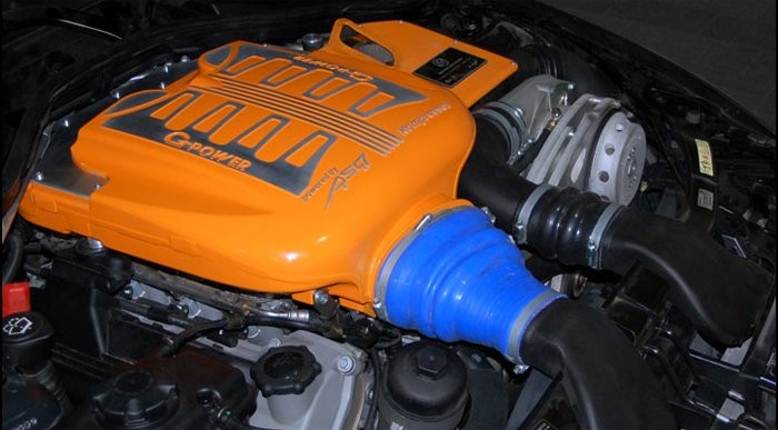 BMW 600 lóerővel 6