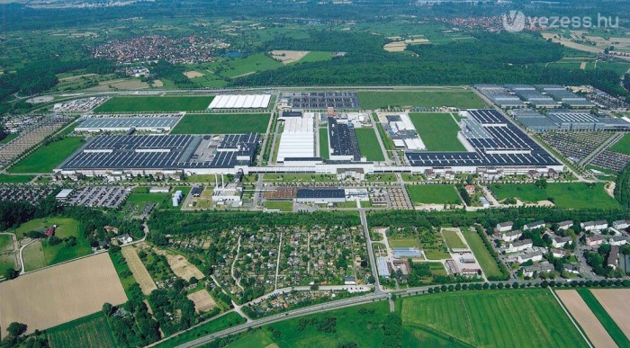 Homályban a kecskeméti Mercedes 8 | Vezess 450 hektáron épül fel a gyár. A kép illusztráció