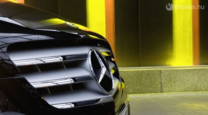 Homályban a kecskeméti Mercedes 6 | Vezess Hétmilliárdot fizet a Mercedes a területért