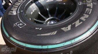 Zöldre festik a gumikat?