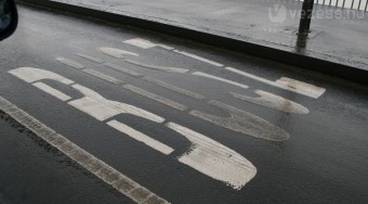 Védik az autósoktól az új buszfolyosót