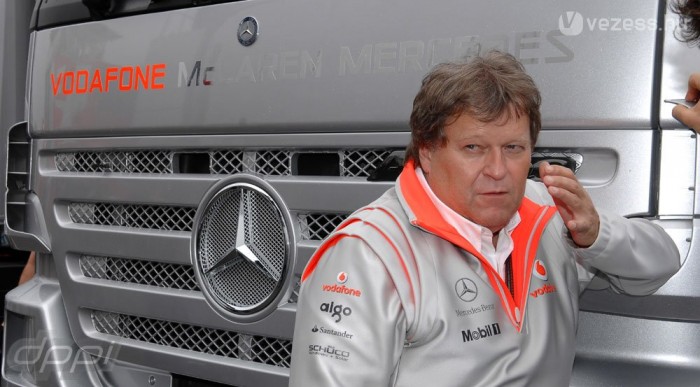 Nem volt veszélyben a McLaren 6 | Vezess Eszükben sem volt kiszállni