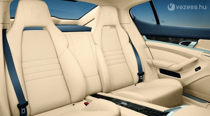 Újabb képeken a négyajtós Porsche 6 | Vezess A középkonzol választja el a hátsó üléseket