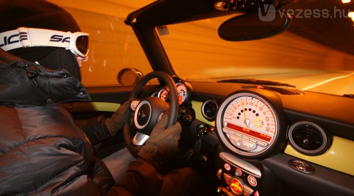 Alagútban zajos ám a kabrió