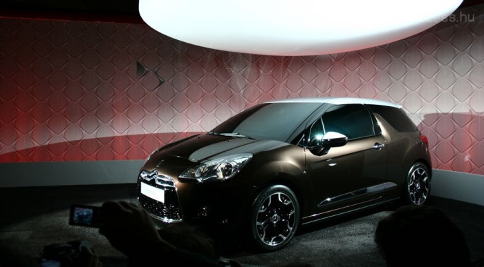 Videó: Citroën DS Inside 6 | Vezess A MINI konkurense lehet a DS3