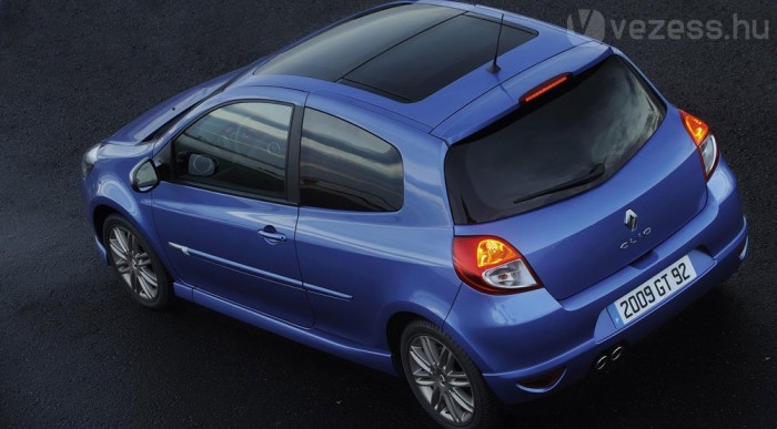 Itt az új Renault Clio 1 Más a lámpa és a lökhárító is