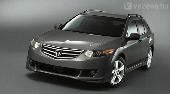 Kombi karosszériával is