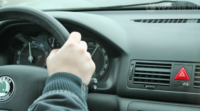 Pörög, ha kell, de az Octavia is zajos