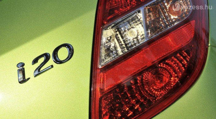 A Hyundai átáll az új nevekre