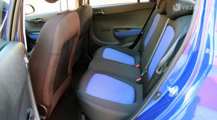 Rendben van a lábtér, de nem érezni rajta, mekkorát nőtt az i20 a Getzhez képest