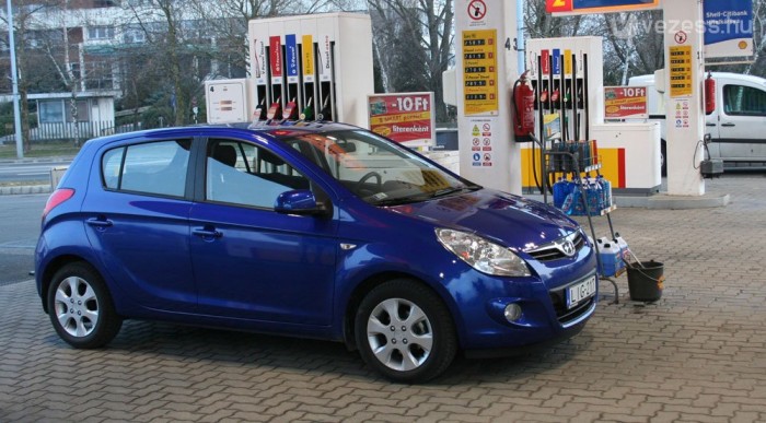 Városban 8,4, sztrádán 6,5 litert mértünk