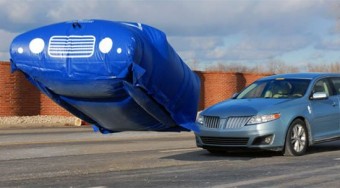 Felfújható autóval tesztel a Ford