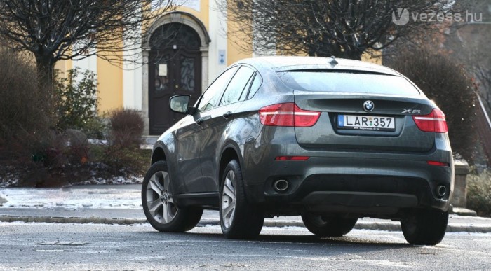 Szemmagasságban van a hátsó lámpája