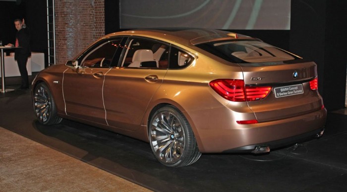 X6-os tetőív, 7-es hátsó lámpák