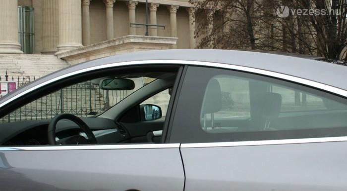 Kár, hogy hátul nem nyitható az ablak