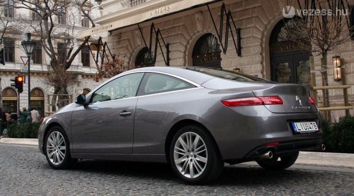 9 millióért tele van extrával