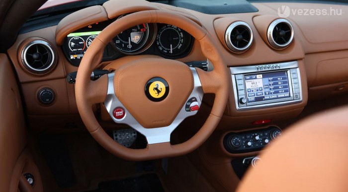 Nagyon gyors teszt: Ferrari California 10 | Vezess Finom bőrök, igazi fémek