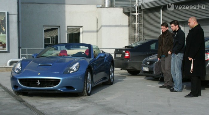 Nagyon gyors teszt: Ferrari California 6 | Vezess Nézik, naná