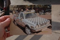 A tavalyi Bamakóra készítették fel ezt a Caddyt. Idén öt autót csináltak